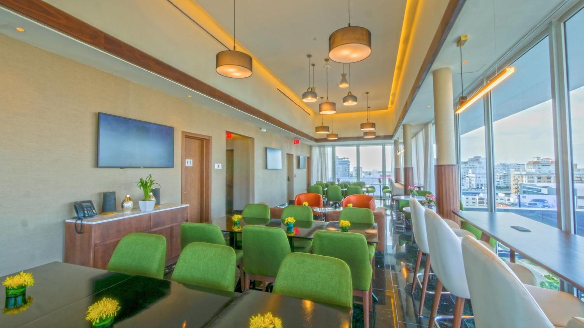 Holiday Inn Santo Domingo By Ihg Zewnętrze zdjęcie The lounge at the airport