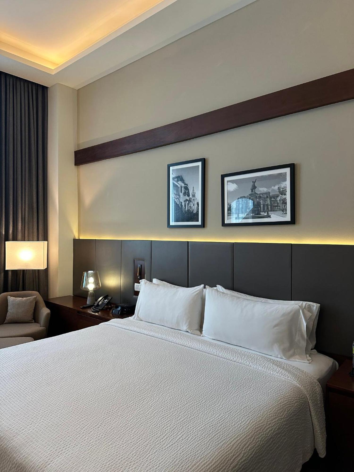 Holiday Inn Santo Domingo By Ihg Zewnętrze zdjęcie A bedroom at the hotel