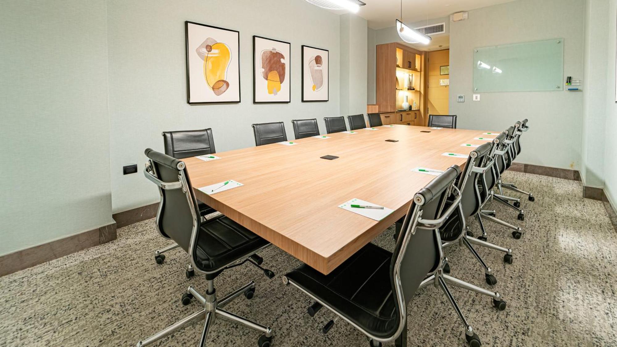 Holiday Inn Santo Domingo By Ihg Zewnętrze zdjęcie A typical boardroom